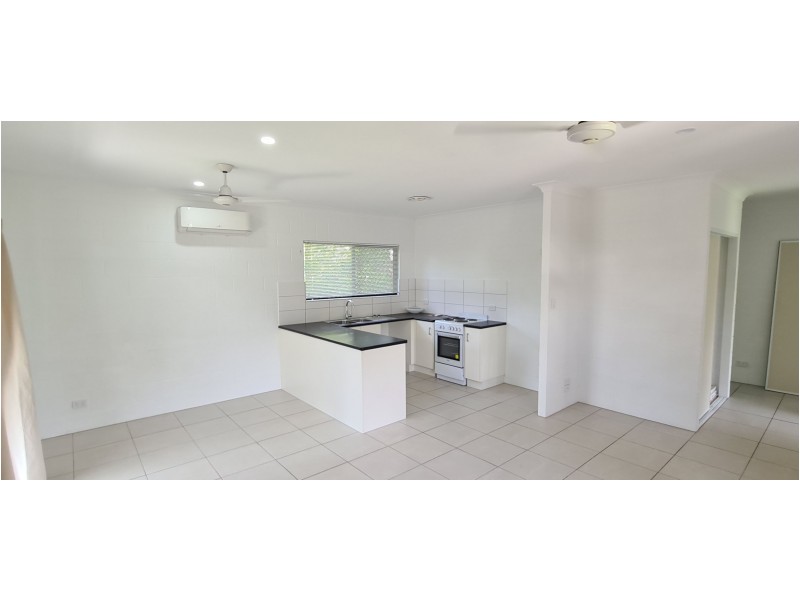 2/10 Olive Street, Manoora QLD 4870