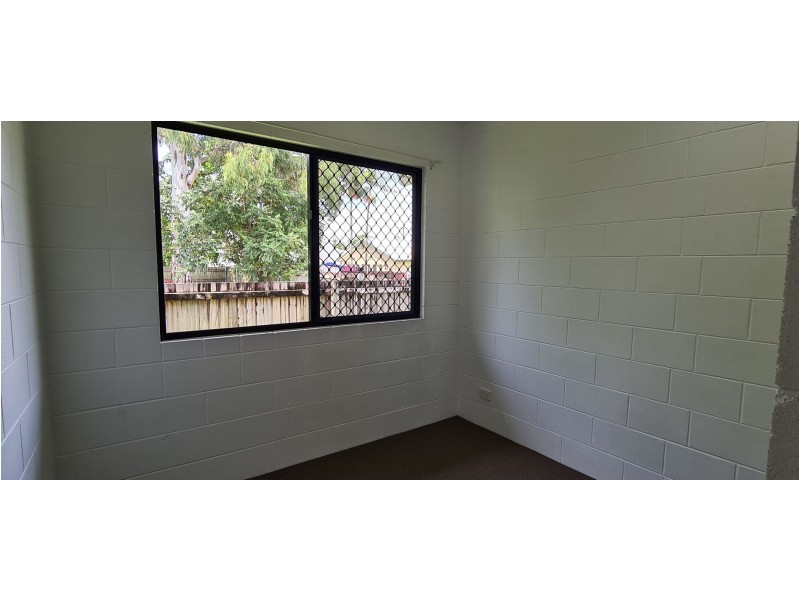 2/10 Olive Street, Manoora QLD 4870