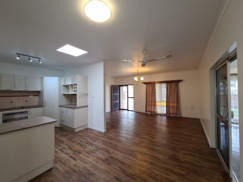 18 Upward Street, Cairns North QLD 4870