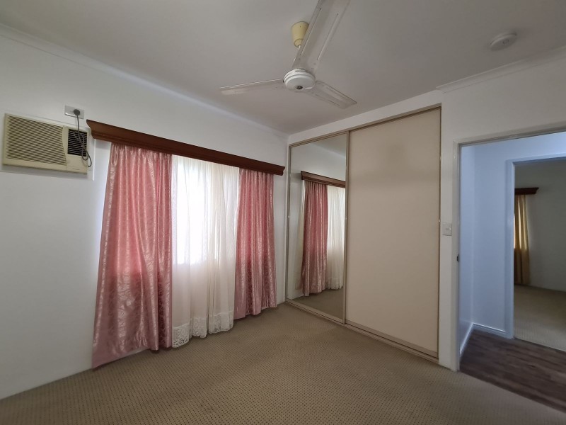 18 Upward Street, Cairns North QLD 4870