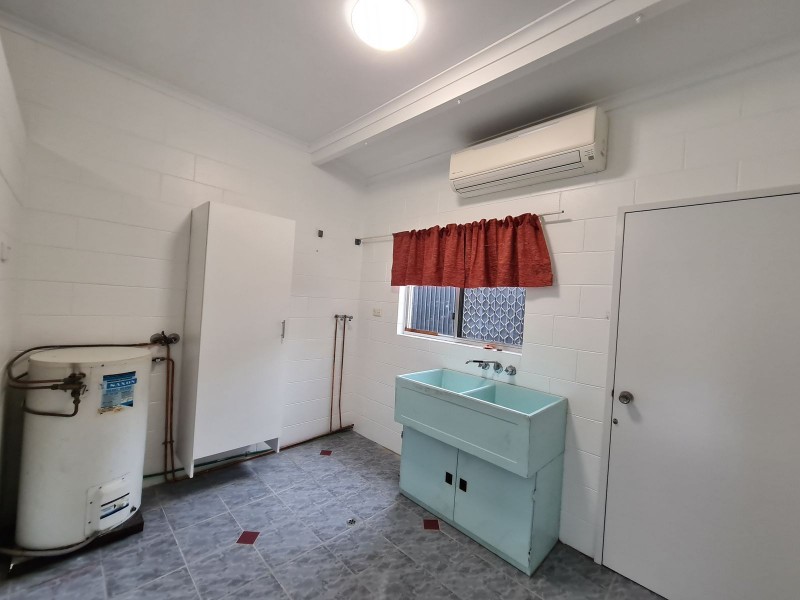 18 Upward Street, Cairns North QLD 4870