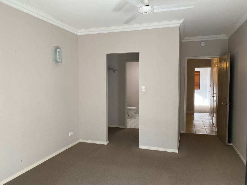 4/83 Hayward Street, Mooroobool QLD 4870