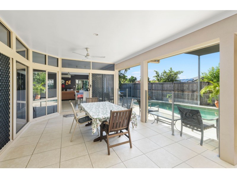 2 Kawana Street, Caravonica QLD 4878