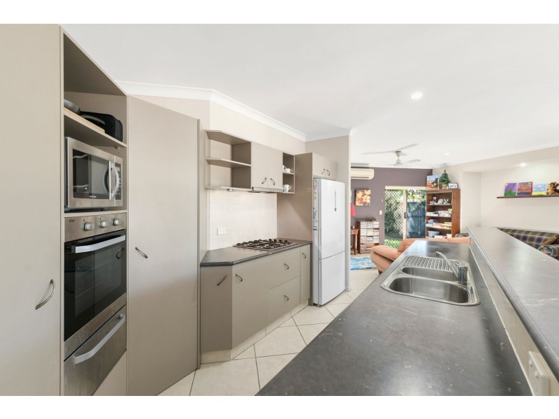 2 Kawana Street, Caravonica QLD 4878