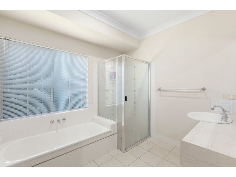 2 Kawana Street, Caravonica QLD 4878