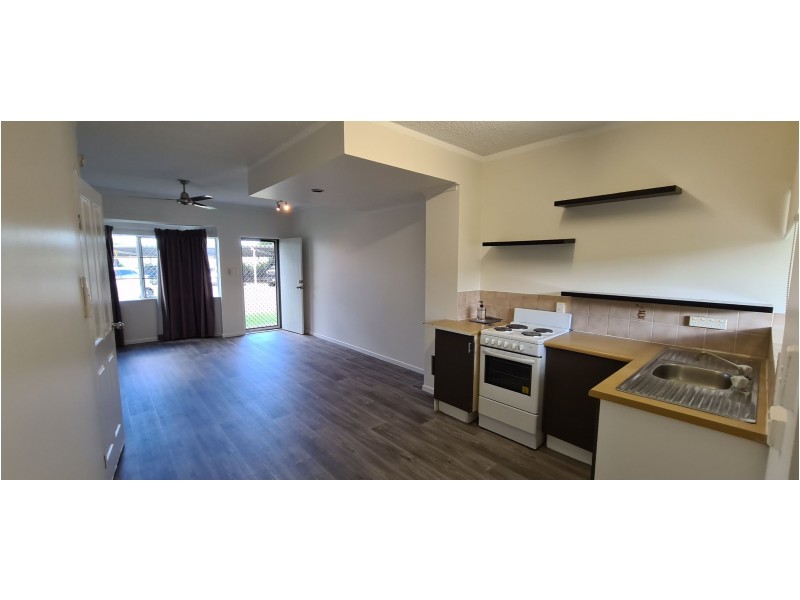 4/11 Brown Street, Woree QLD 4868