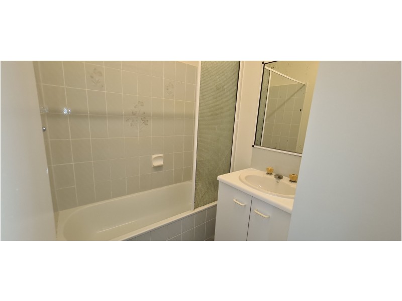 4/11 Brown Street, Woree QLD 4868