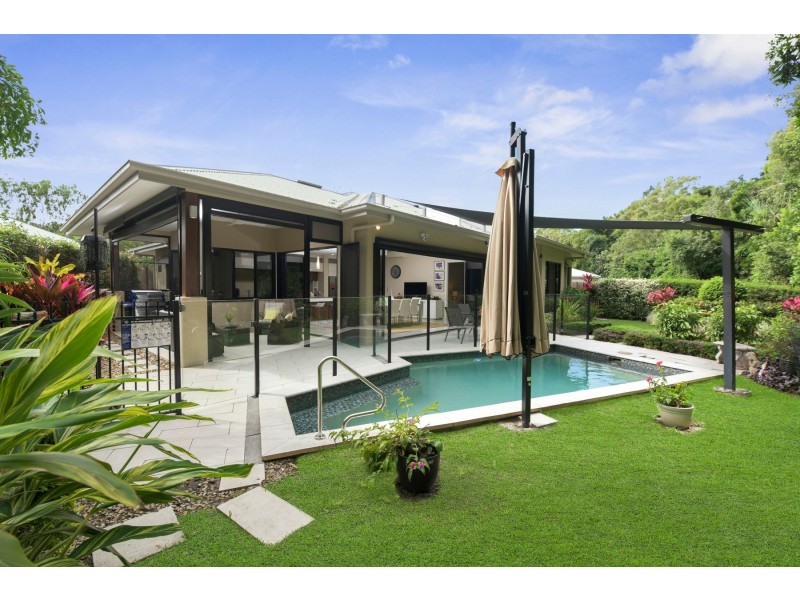 14 Kurt Close, Palm Cove QLD 4879