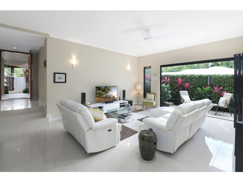 14 Kurt Close, Palm Cove QLD 4879