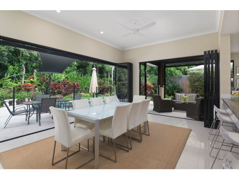 14 Kurt Close, Palm Cove QLD 4879