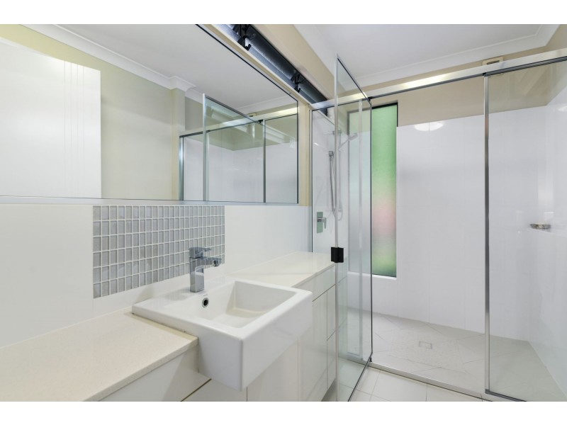 14 Kurt Close, Palm Cove QLD 4879