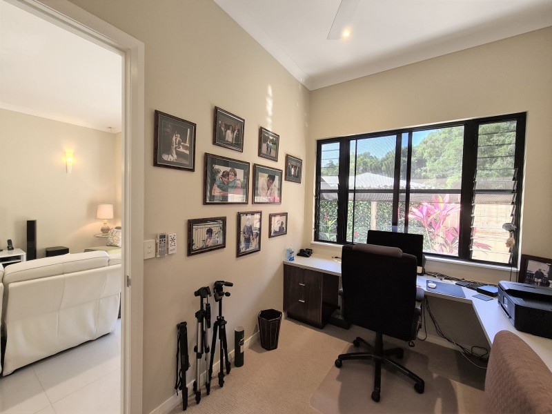 14 Kurt Close, Palm Cove QLD 4879