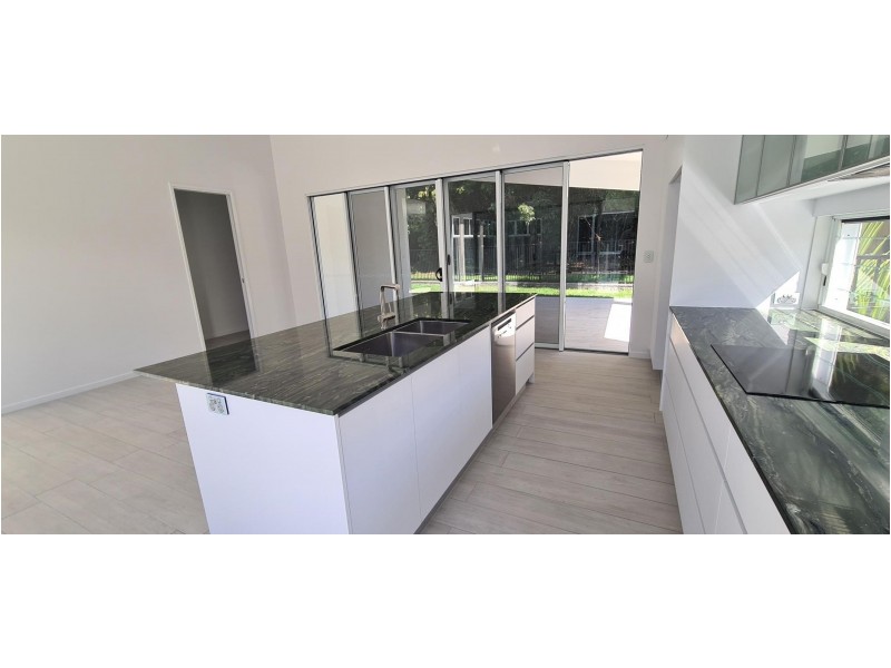 59 Argentea Boulevard, Palm Cove QLD 4879