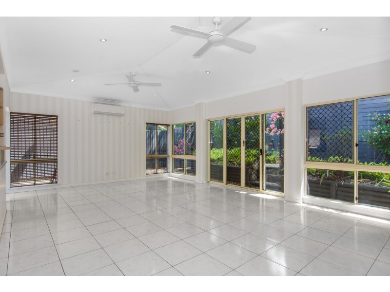 21 Chesterfield Close, Brinsmead QLD 4870