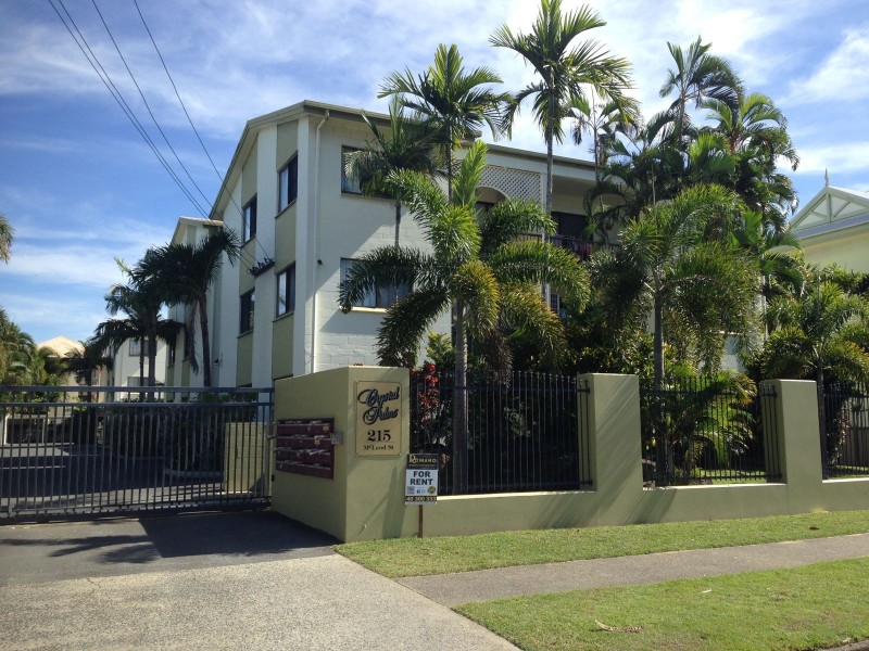 16/215-217 McLeod Street, Cairns North QLD 4870