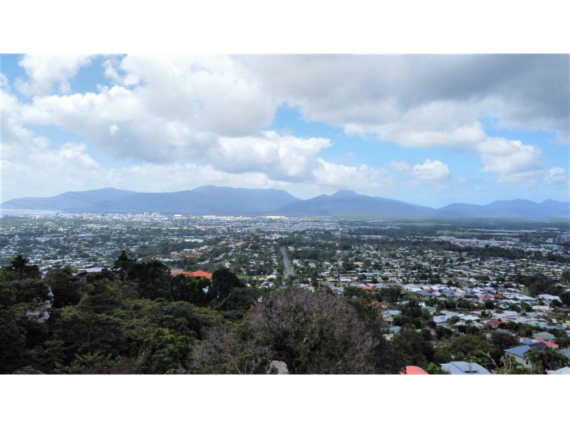 15 Oceanview Place, Mooroobool QLD 4870