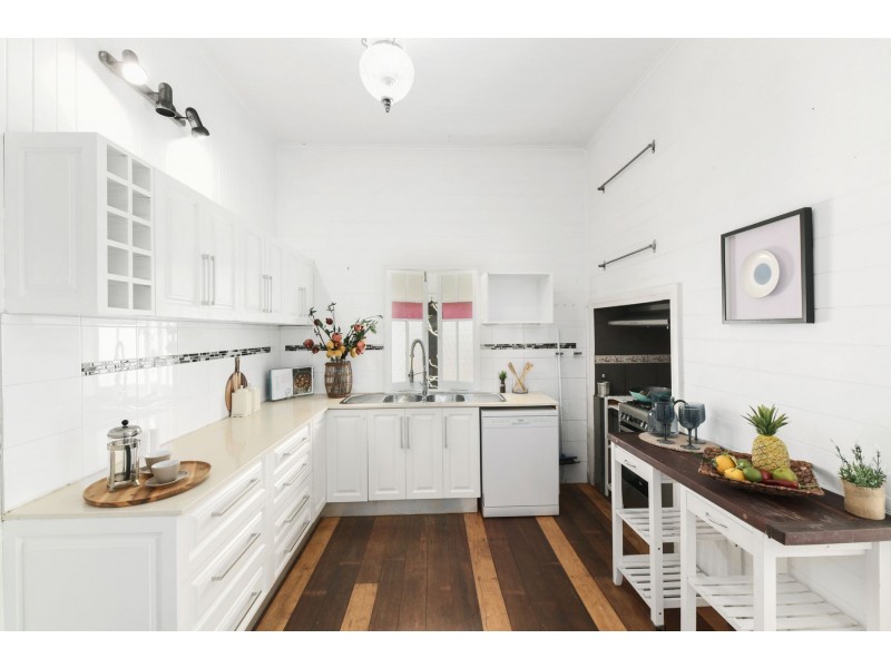 12 Queen Street, Parramatta Park QLD 4870