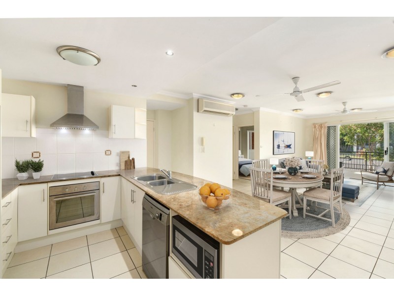 4/16-18 Smith Street, Cairns North QLD 4870