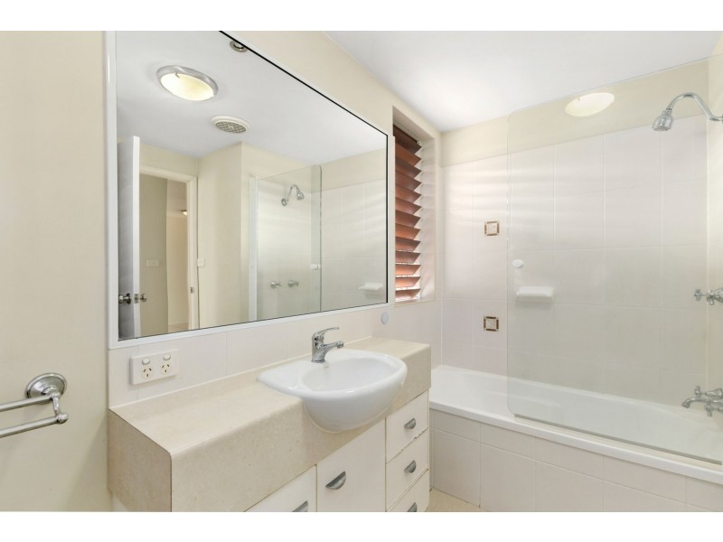 4/16-18 Smith Street, Cairns North QLD 4870