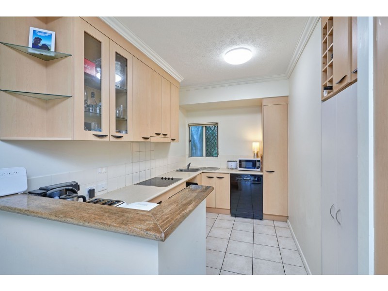 5/304-308 Lake Street, Cairns North QLD 4870
