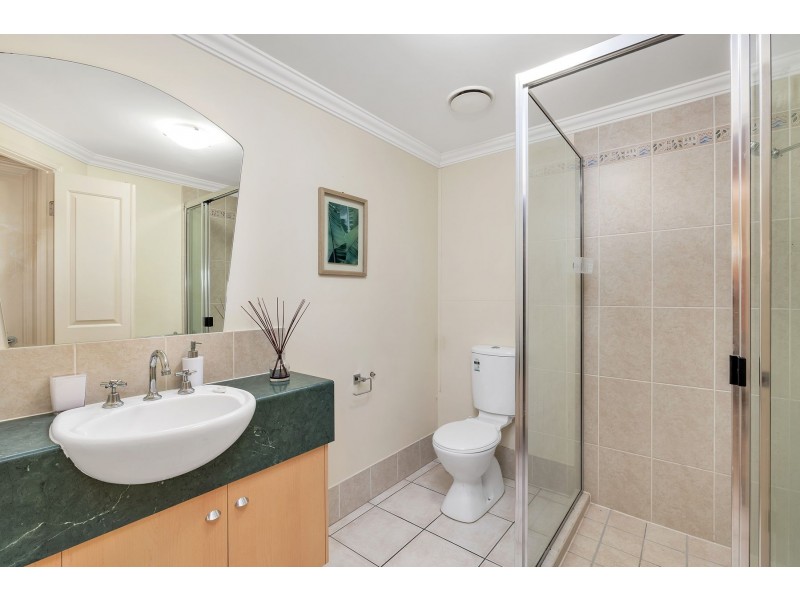 5/304-308 Lake Street, Cairns North QLD 4870