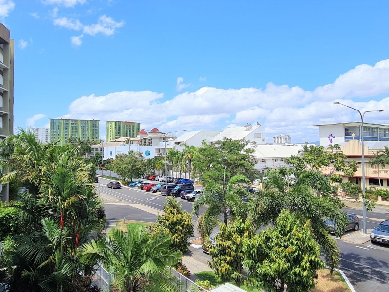 302/125-129 Esplanade, Cairns City QLD 4870