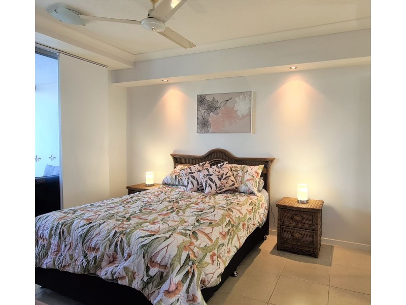 302/125-129 Esplanade, Cairns City QLD 4870