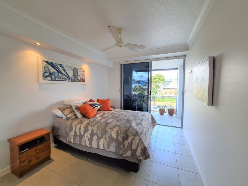 302/125-129 Esplanade, Cairns City QLD 4870