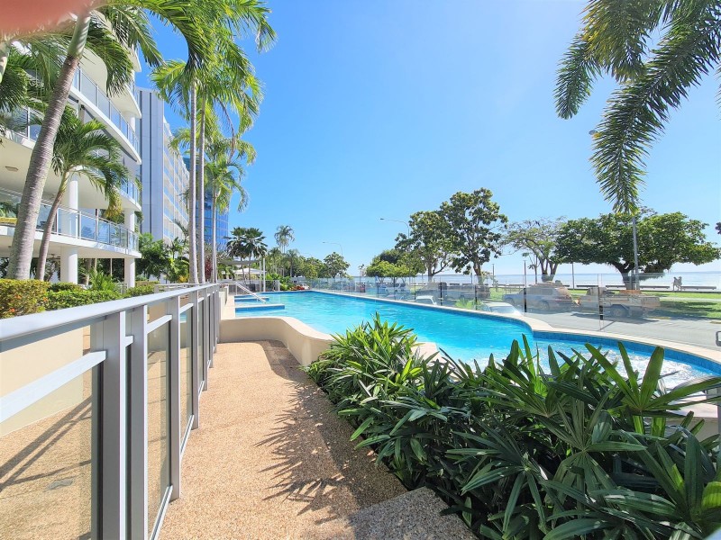 302/125-129 Esplanade, Cairns City QLD 4870