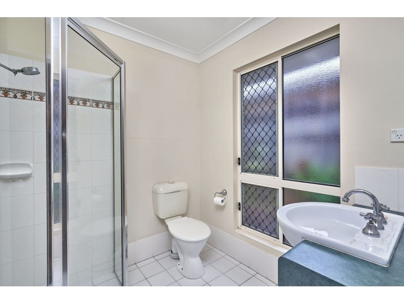 9 Chesterfield Close, Brinsmead QLD 4870