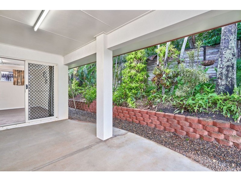 9 Chesterfield Close, Brinsmead QLD 4870