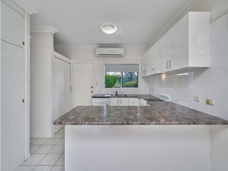 2/115 Buchan Street, Bungalow QLD 4870