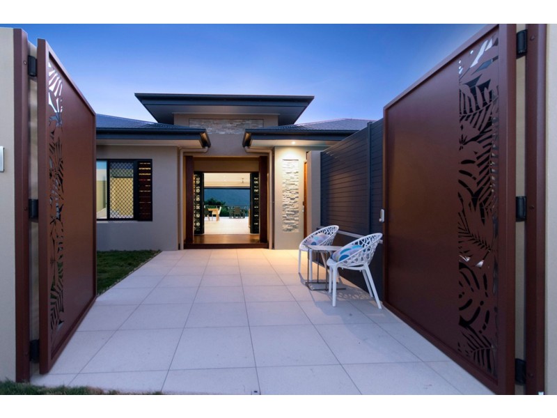 21 The Peak Road, Brinsmead QLD 4870