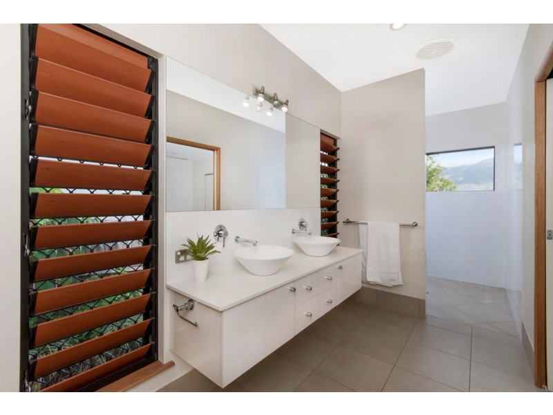 21 The Peak Road, Brinsmead QLD 4870