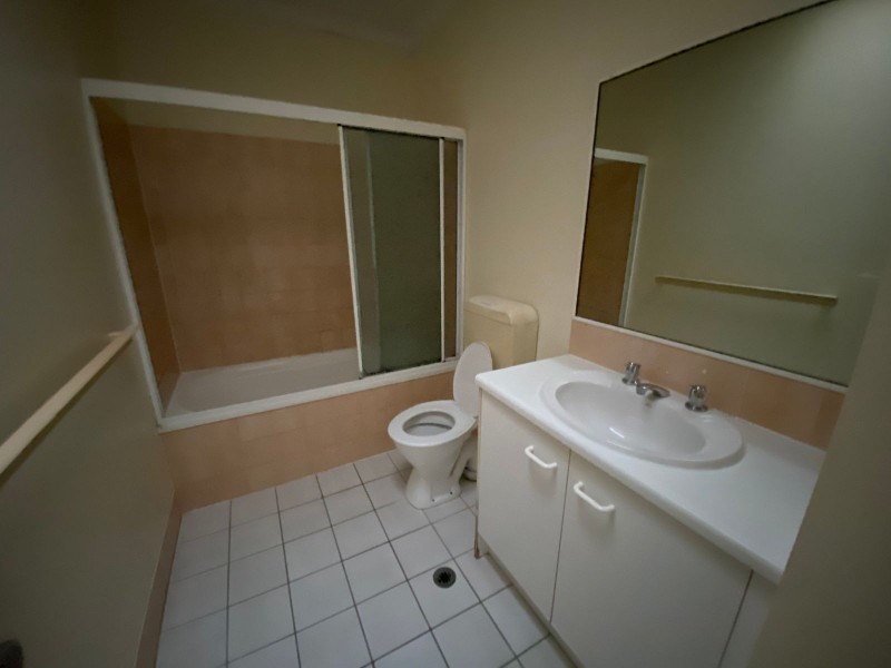 9/457 Severin Street, Manunda QLD 4870