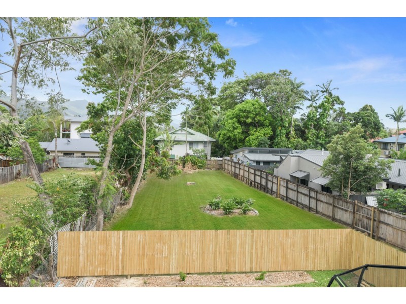 32A Old Smithfield Road, Freshwater QLD 4870