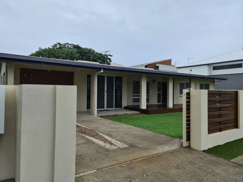 18 Upward Street, Cairns North QLD 4870