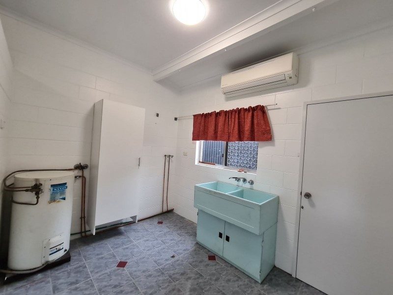 18 Upward Street, Cairns North QLD 4870