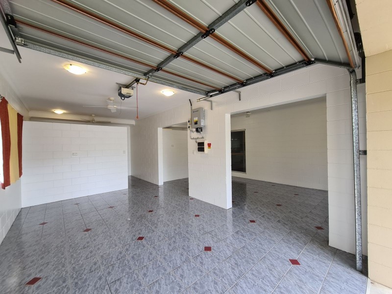 18 Upward Street, Cairns North QLD 4870