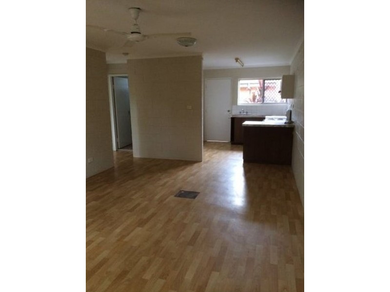 4/9 Sandown Close, Woree QLD 4868