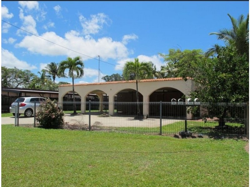 4/9 Sandown Close, Woree QLD 4868