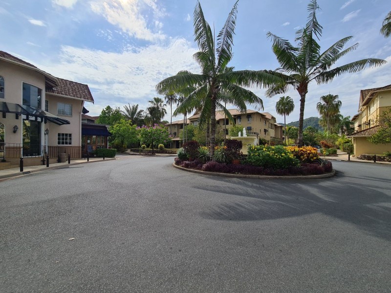 1619/2-10 Greenslopes Street, Cairns North QLD 4870