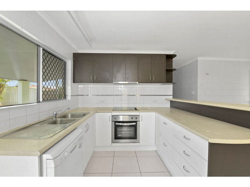 7 Denman Close, Manoora QLD 4870