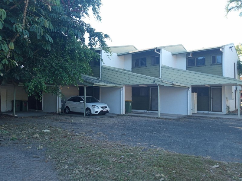 4/9 Rigg Street, Woree QLD 4868