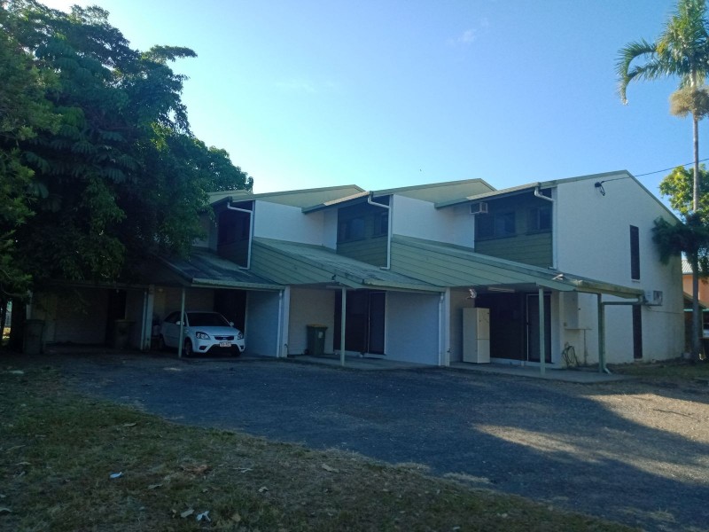 4/9 Rigg Street, Woree QLD 4868