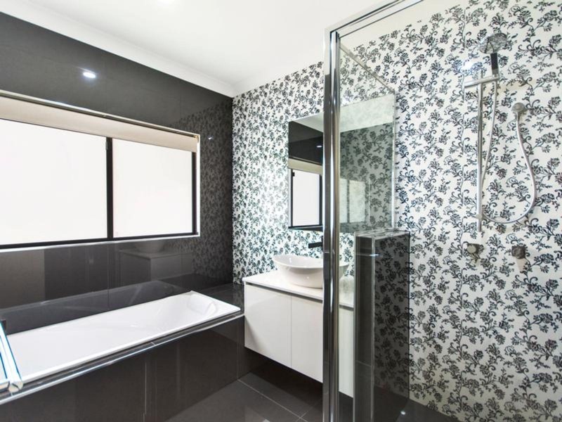 5 Whipbird, Smithfield QLD 4878
