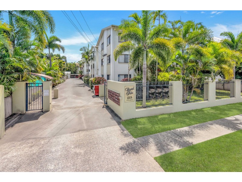 16/215-217 McLeod Street, Cairns North QLD 4870