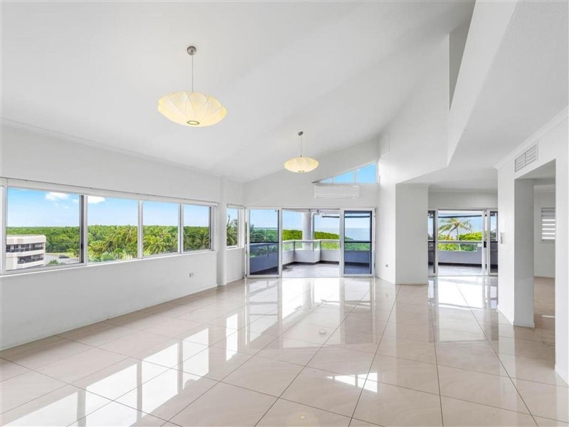 701/279 Esplanade, Cairns North QLD 4870