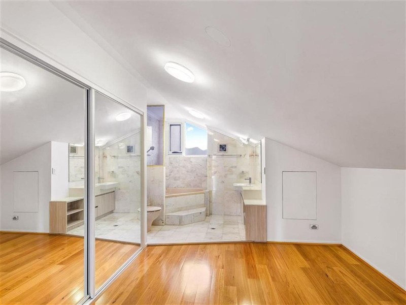 701/279 Esplanade, Cairns North QLD 4870