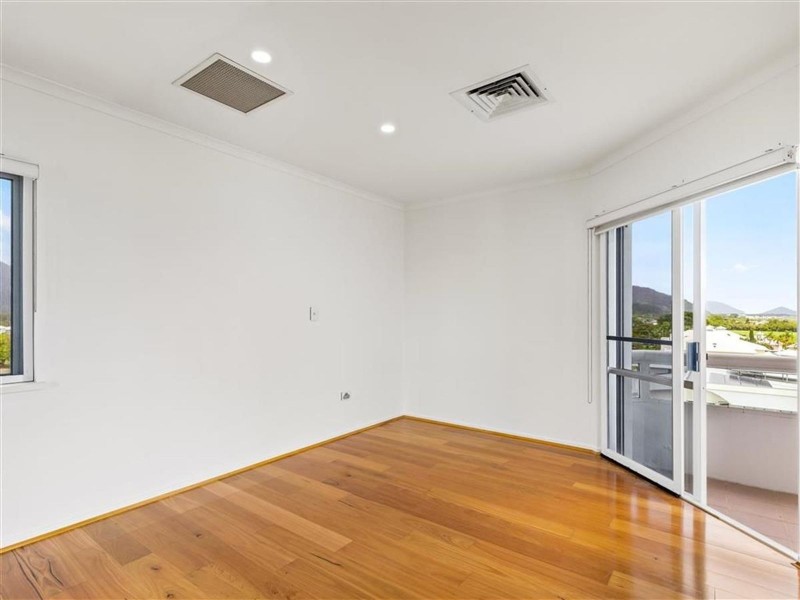 701/279 Esplanade, Cairns North QLD 4870